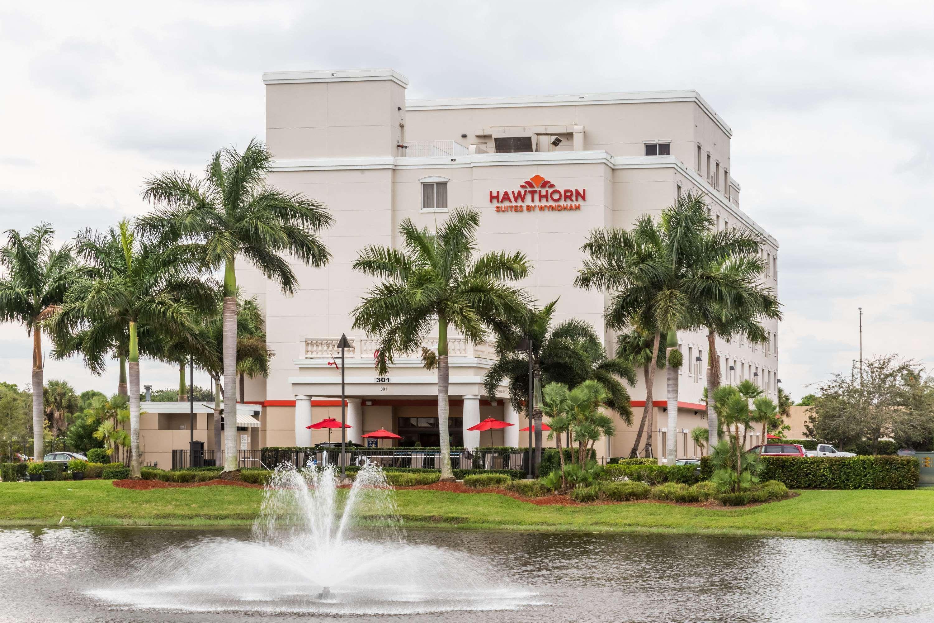 Hawthorn Extended Stay By Wyndham West Palm Beach Exterior foto